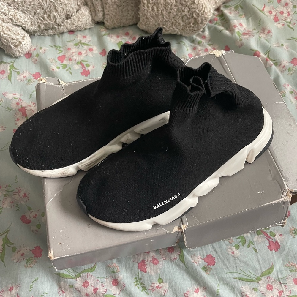 Balenciaga kids size 12 come with box